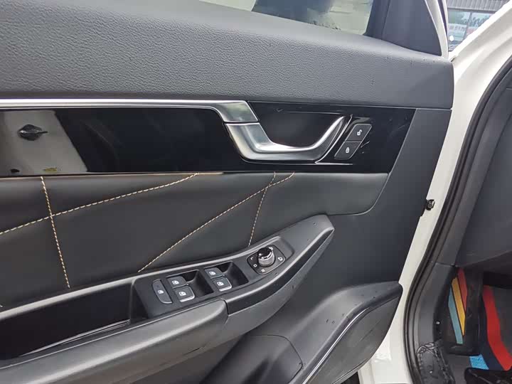 Bestune B70S 2022 2022款 黑武士共创版 1.5T 热血骑士