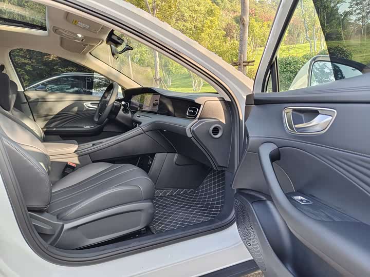 Roewe D7 2023 2023款 DMH 125km 超越版