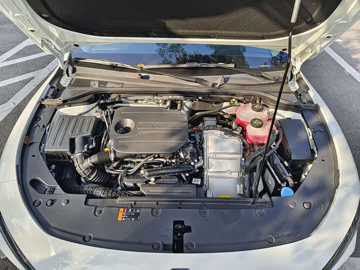 Roewe D7 2023 2023款 DMH 125km 超越版