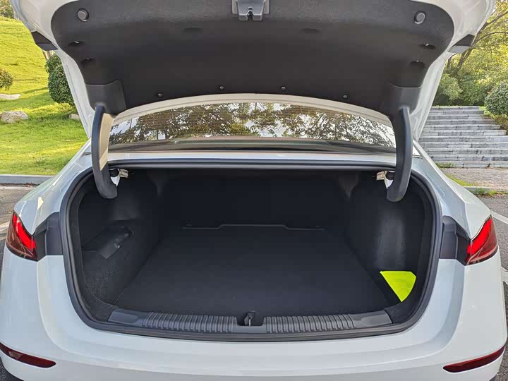 Roewe D7 2023 2023款 DMH 125km 超越版