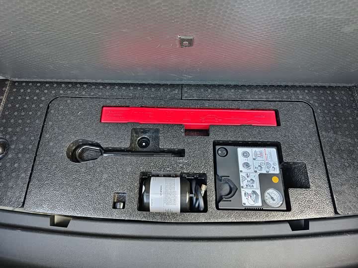 Roewe D7 2023 2023款 DMH 125km 超越版