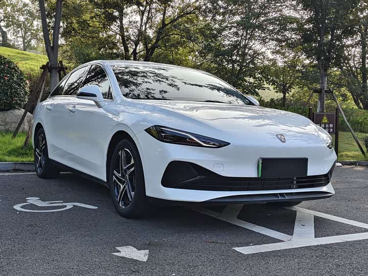 Roewe D7 2023 2023款 DMH 125km 超越版