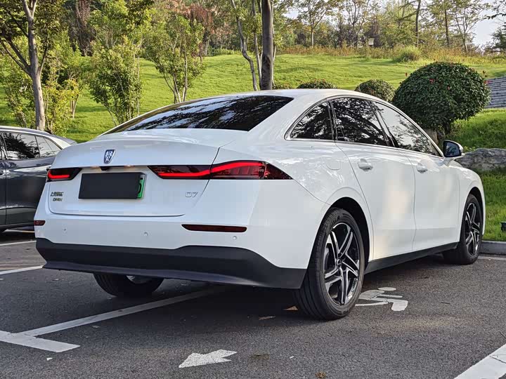 Roewe D7 2023 2023款 DMH 125km 超越版