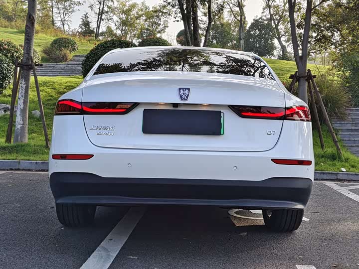 Roewe D7 2023 2023款 DMH 125km 超越版