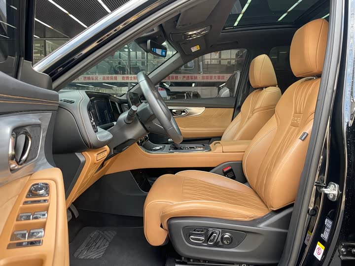 GAC Trumpchi GS8 2024 2024款 双擎系列 2.0TM 两驱尊贵版