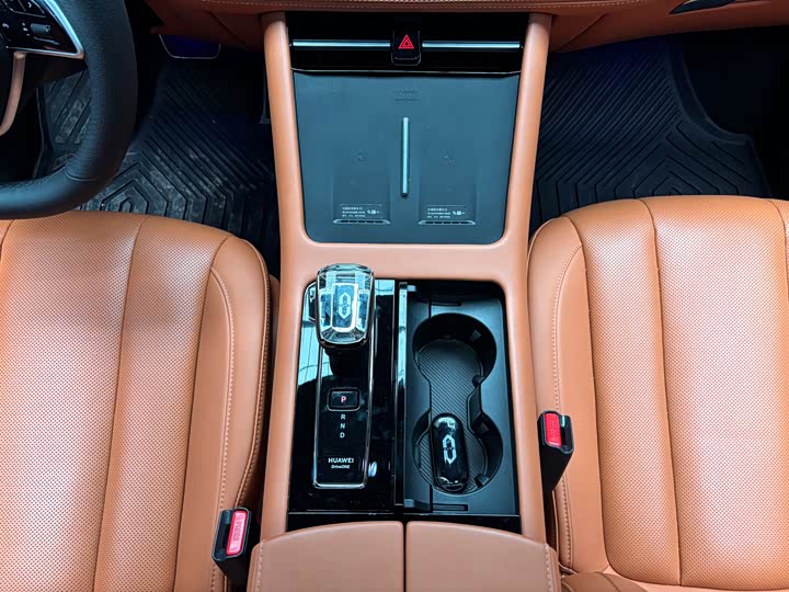 Aito M7 2024 2024款 1.5T 智驾四驱Ultra版 5座