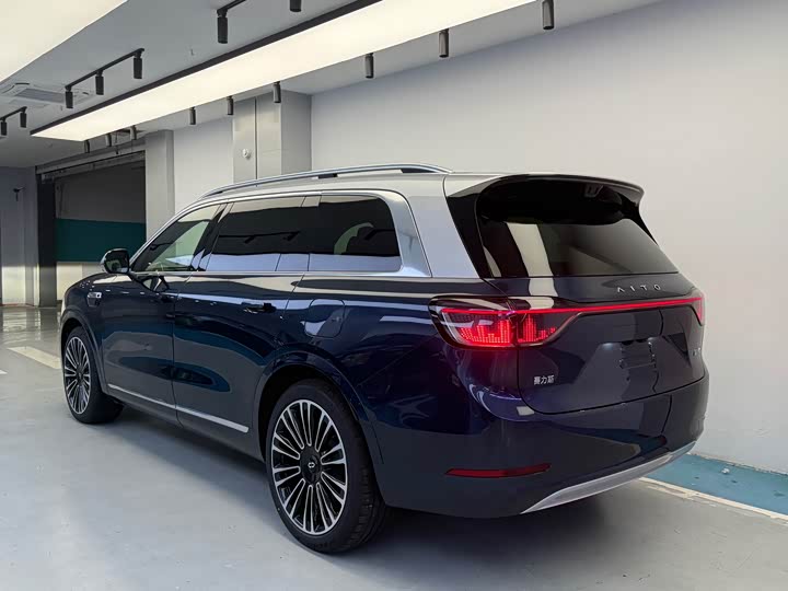Aito M9 2025 2025款 纯电 Ultra版 100kWh 5座版