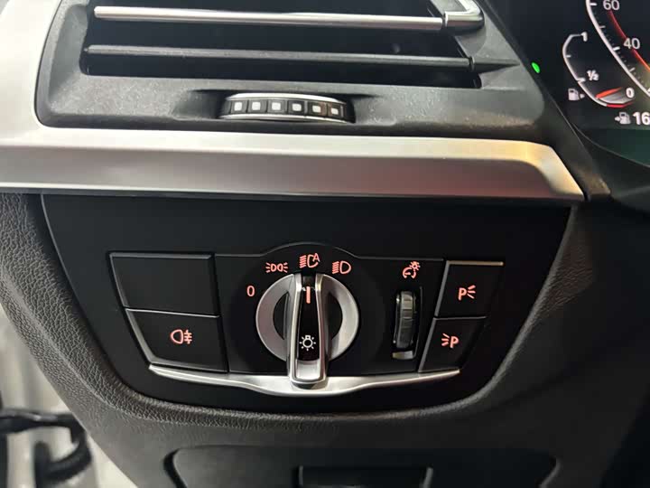 BMW X4 2022 2022款 xDrive 25i M运动套装