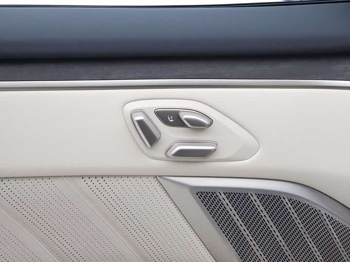 Nio Onvo L90 2025 2025款 Max 六座版