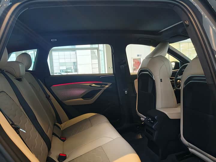 Audi Q6L e-tron 2026 2026款 首发领航版