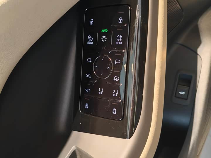 Audi Q6L e-tron 2026 2026款 首发领航版