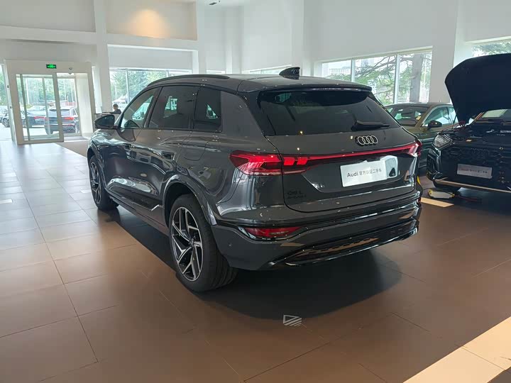 Audi Q6L e-tron 2026 2026款 首发领航版