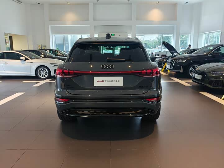 Audi Q6L e-tron 2026 2026款 首发领航版