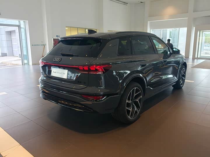 Audi Q6L e-tron 2026 2026款 首发领航版
