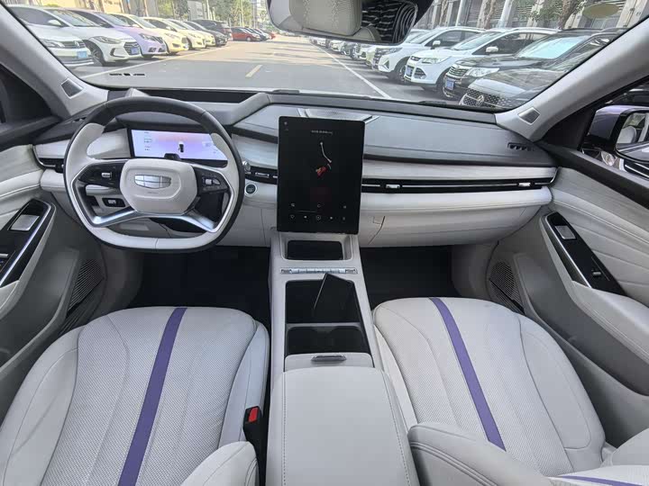 Geely Preface L 2024 2024款 油混 1.5TD 天宫版