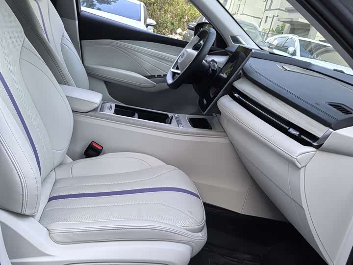 Geely Preface L 2024 2024款 油混 1.5TD 天宫版