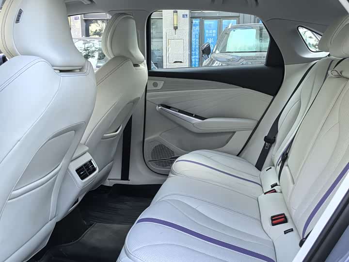 Geely Preface L 2024 2024款 油混 1.5TD 天宫版