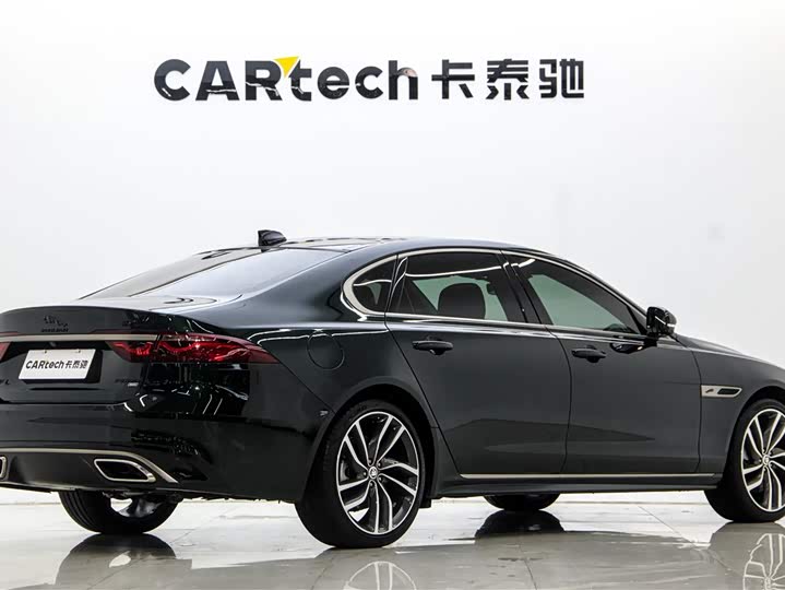 Jaguar XF L 2024 2024款 2.0T P300 四驱旗舰运动鎏金版
