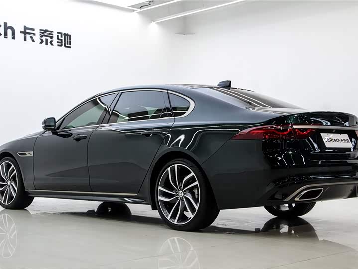 Jaguar XF L 2024 2024款 2.0T P300 四驱旗舰运动鎏金版