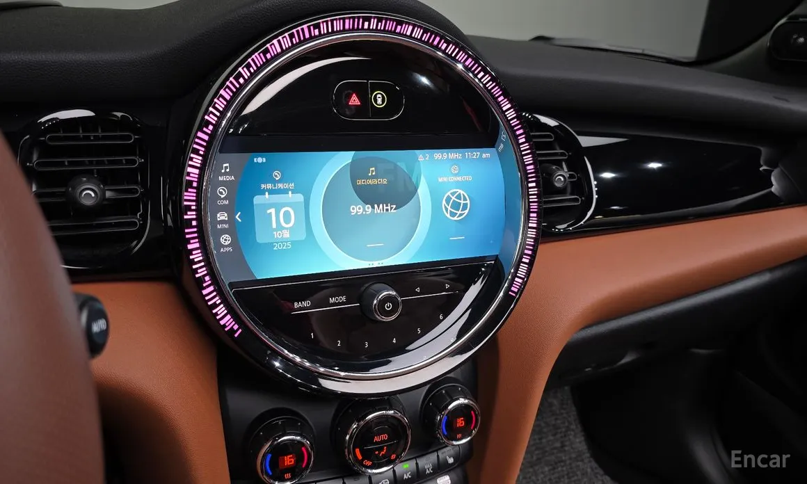 Mini Cooper Convertible 2001 Classic Launch Pack