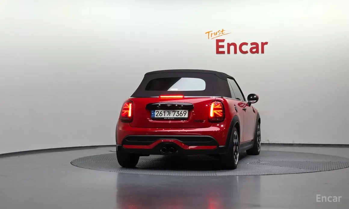 Mini Cooper Convertible 2001 Classic Launch Pack