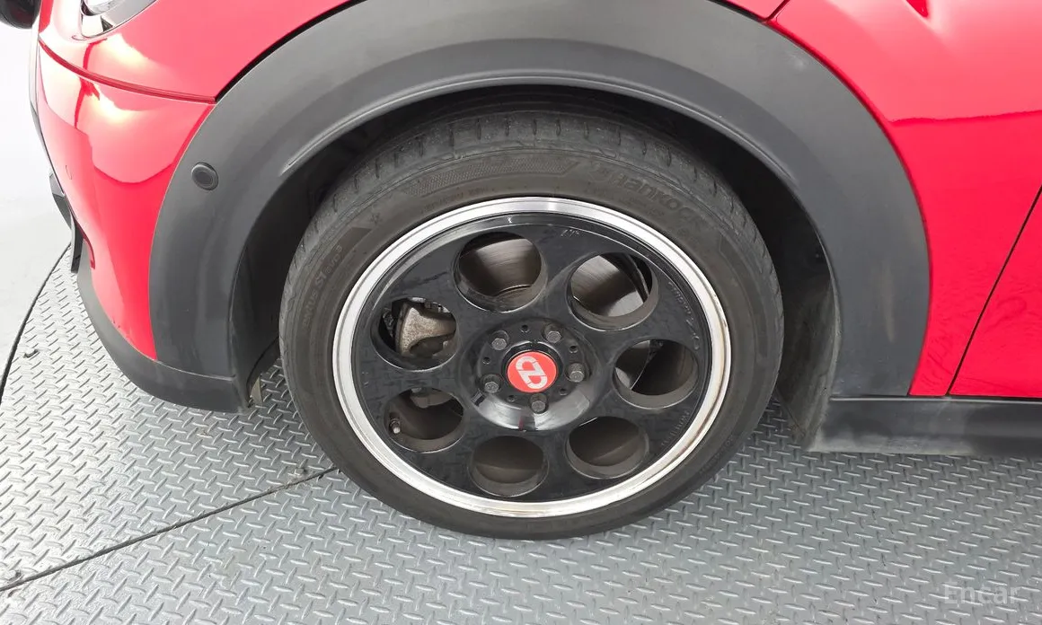 Mini Cooper Convertible 2001 Classic Launch Pack