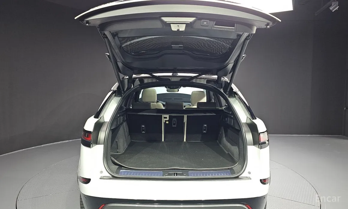 Land Rover Range Rover Velar 2017 2.0 P250 R-Dynamic SE