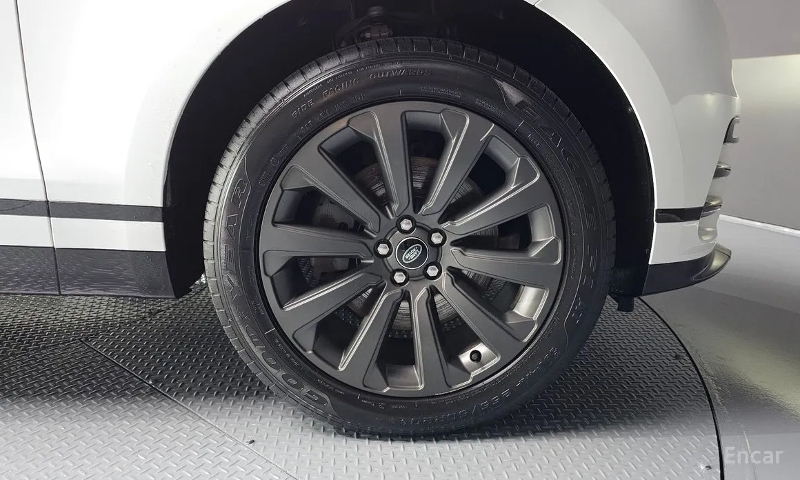 Land Rover Range Rover Velar 2017 2.0 P250 R-Dynamic SE