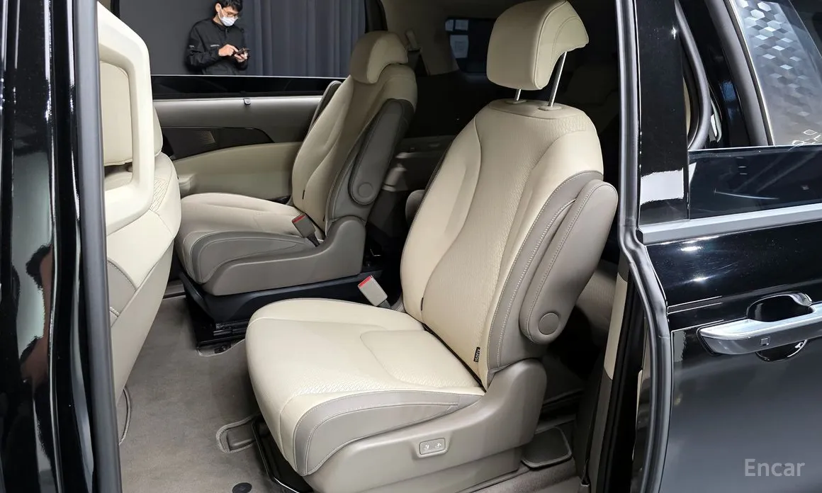 Kia Carnival 2023 Gasoline 9-Seater Signature