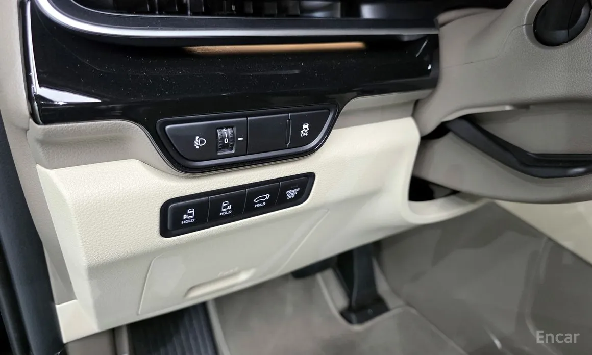 Kia Carnival 2023 Gasoline 9-Seater Signature