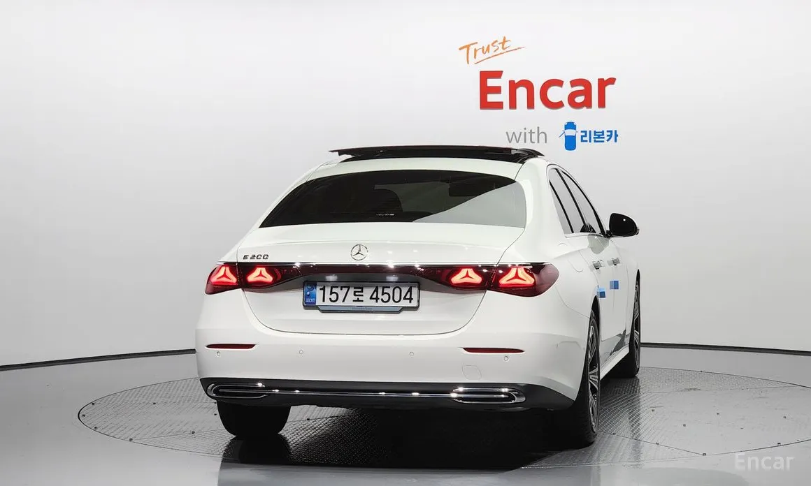 Mercedes-Benz E-Class 2024 E200 Avantgarde