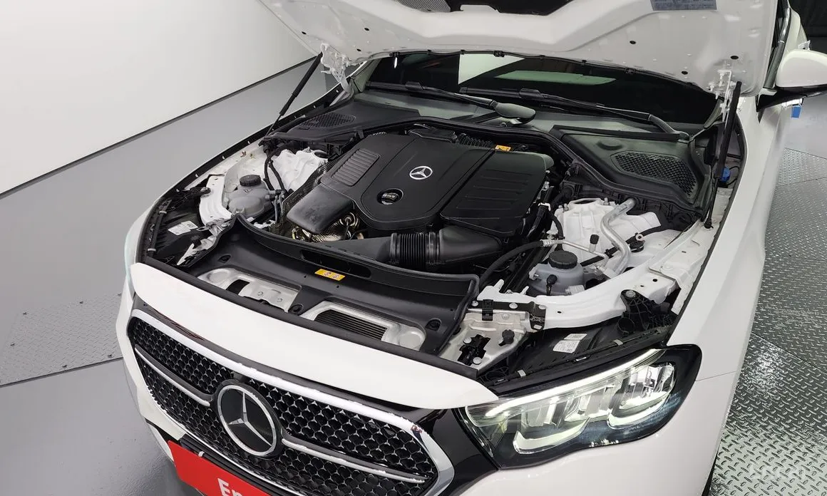 Mercedes-Benz E-Class 2024 E200 Avantgarde