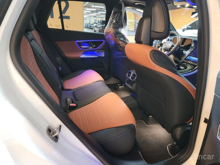 Mercedes-Benz GLC-Class 2023 GLC300 4MATIC AMG Line