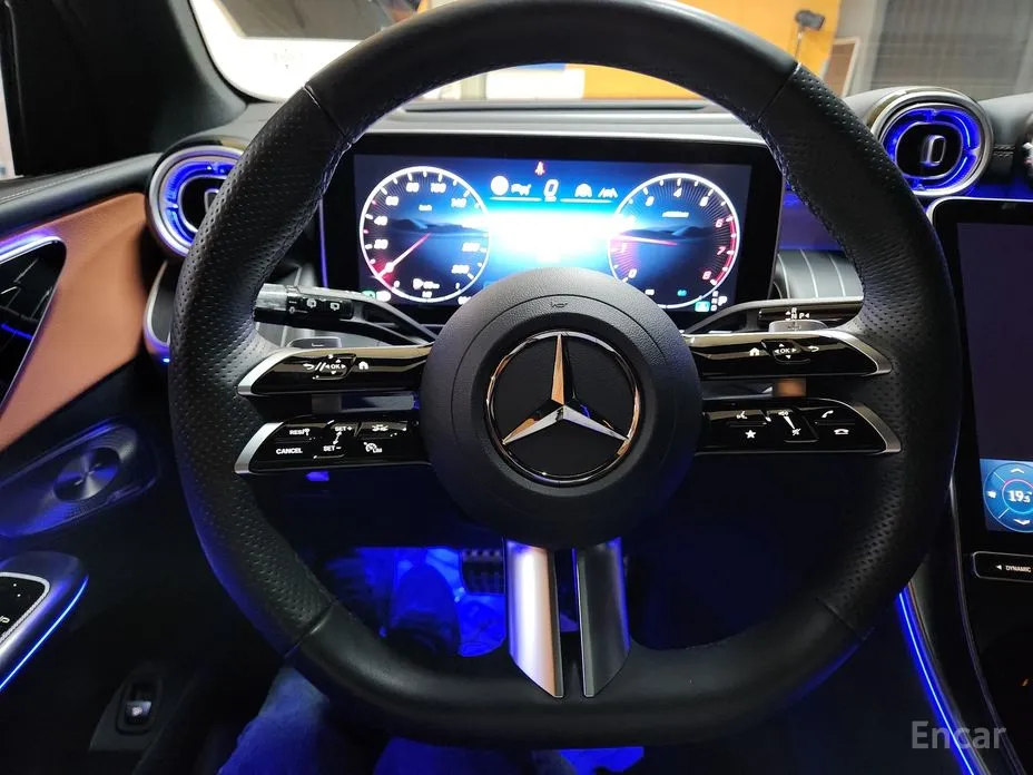 Mercedes-Benz GLC-Class 2023 GLC300 4MATIC AMG Line