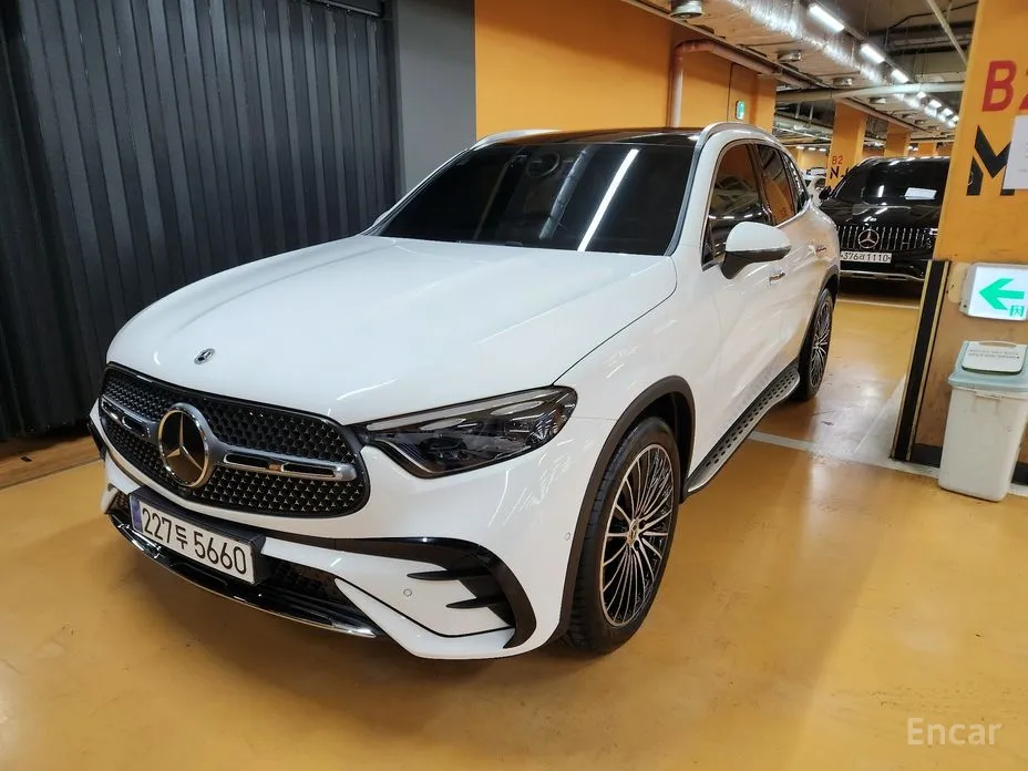 Mercedes-Benz GLC-Class 2023 GLC300 4MATIC AMG Line