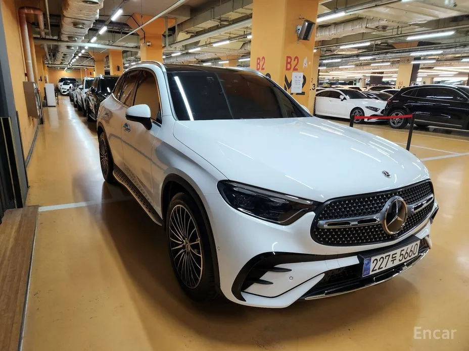 Mercedes-Benz GLC-Class 2023 GLC300 4MATIC AMG Line