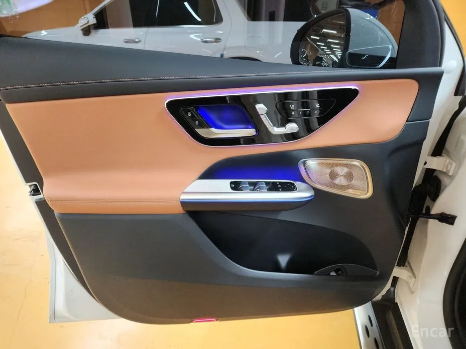 Mercedes-Benz GLC-Class 2023 GLC300 4MATIC AMG Line