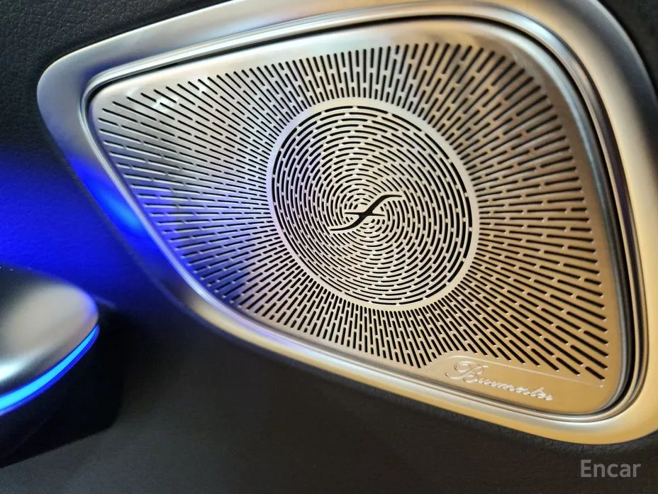 Mercedes-Benz GLC-Class 2023 GLC300 4MATIC AMG Line