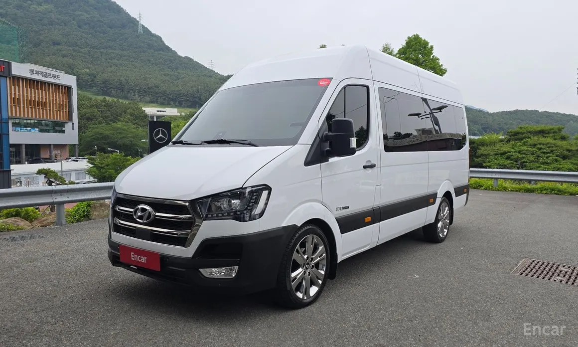 Hyundai Solati 2015 15-seater