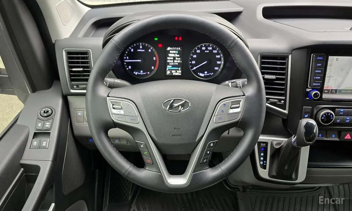 Hyundai Solati 2015 15-seater