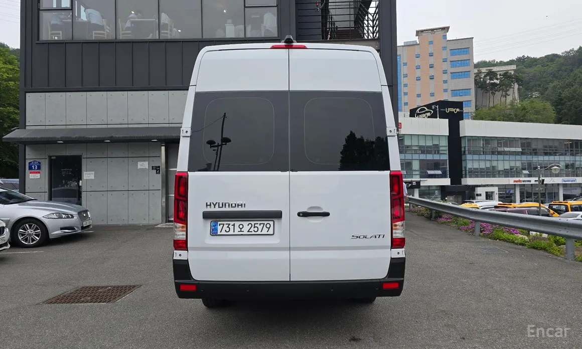 Hyundai Solati 2015 15-seater