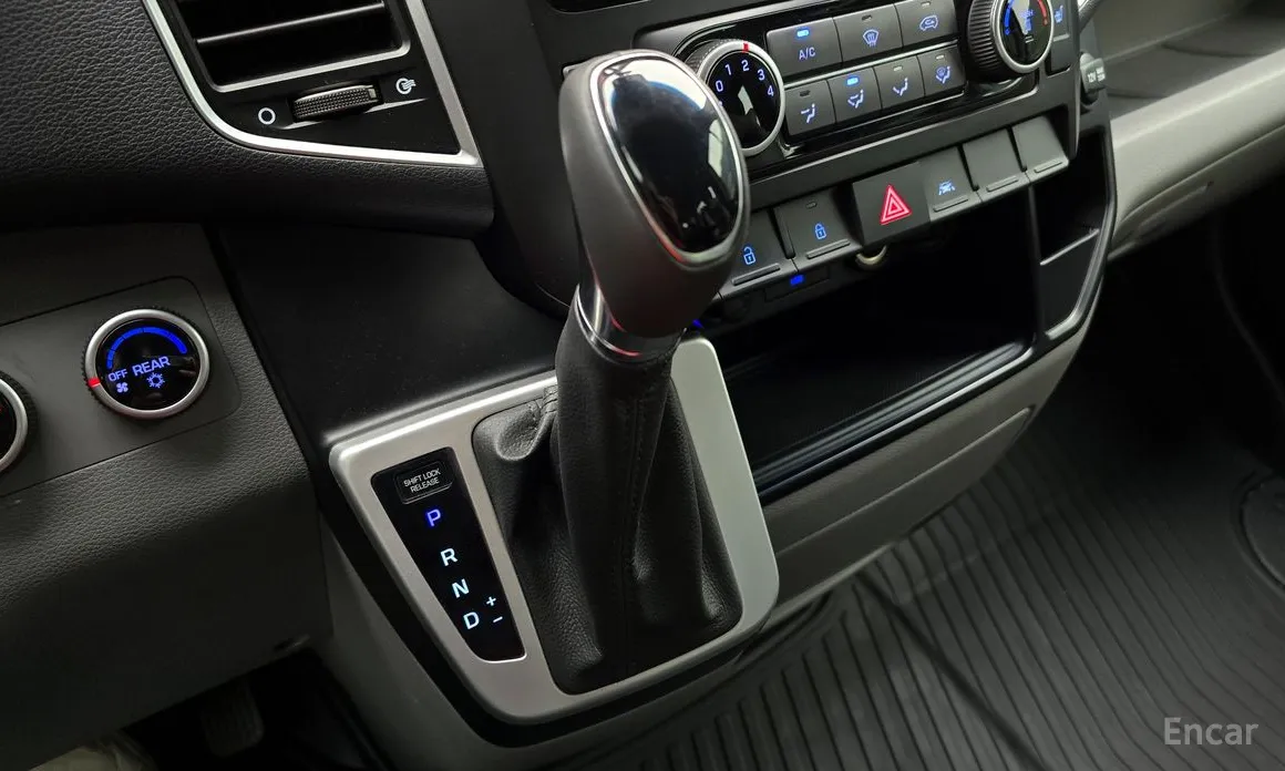 Hyundai Solati 2015 15-seater