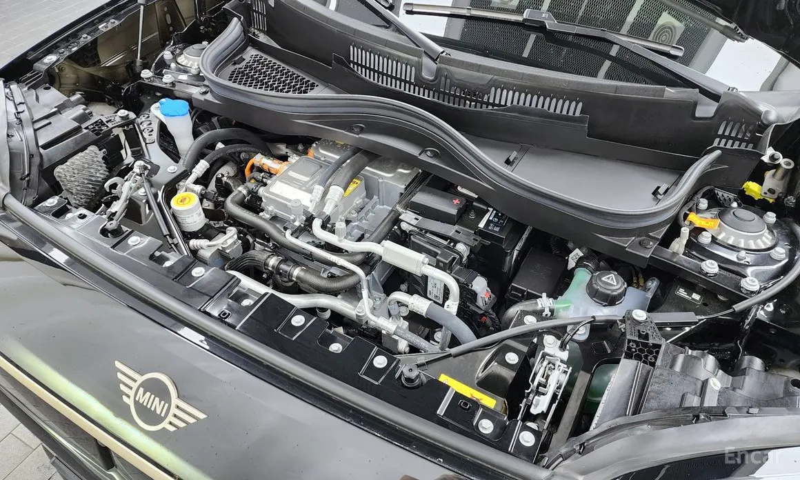 Mini Aceman 2025 SE Favoured