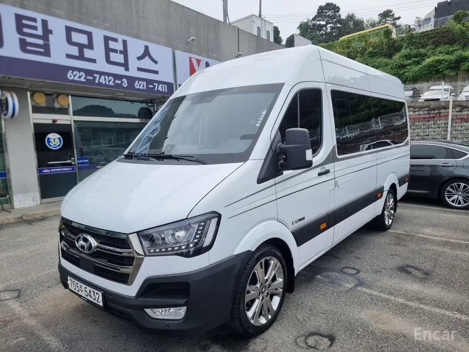 Hyundai Solati 2015 15-seater