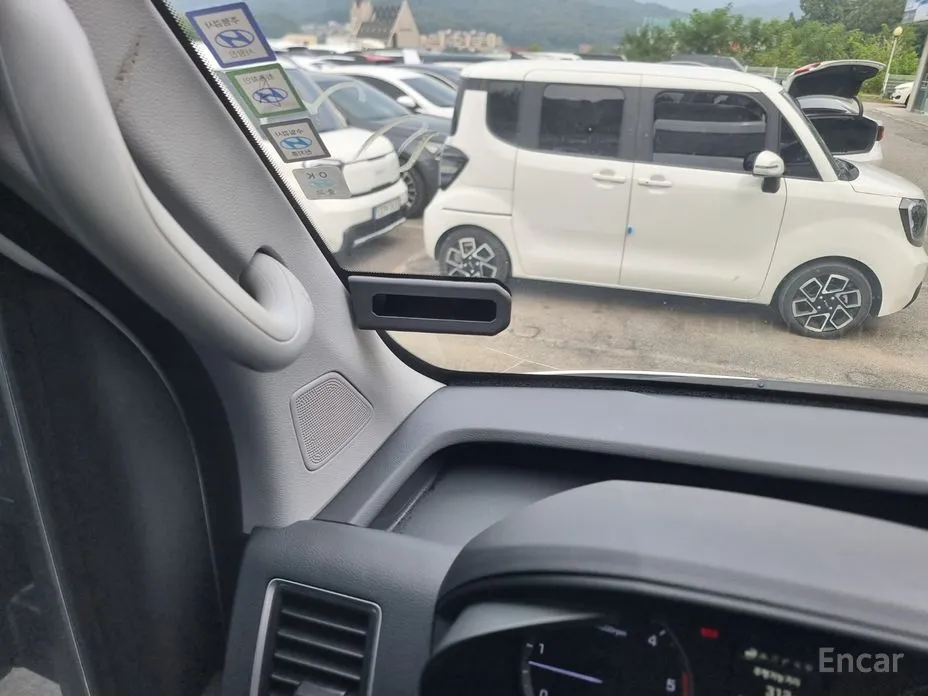 Hyundai Solati 2015 15-seater