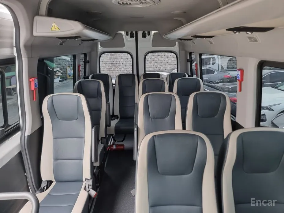 Hyundai Solati 2015 15-seater