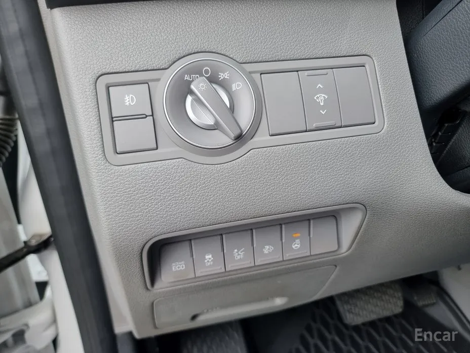 Hyundai Solati 2015 15-seater