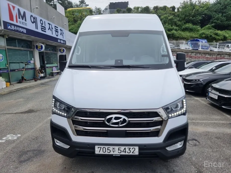 Hyundai Solati 2015 15-seater