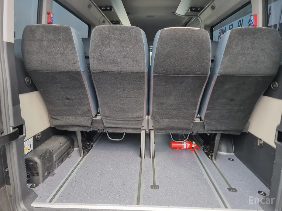 Hyundai Solati 2015 15-seater