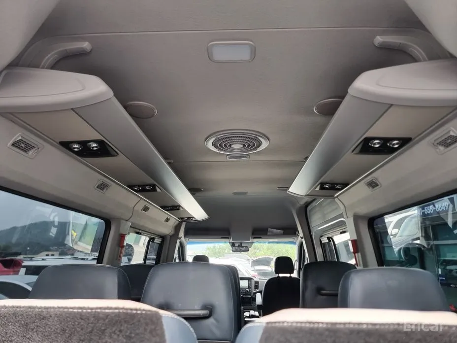 Hyundai Solati 2015 15-seater